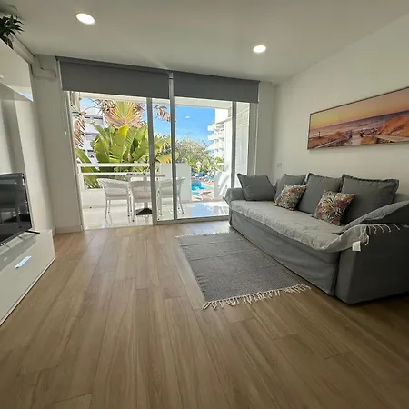 The Pool Balcony Playa Americas 公寓