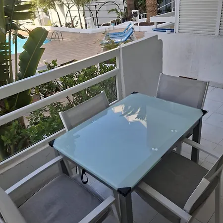 The Pool Balcony Playa Americas * 阿德耶