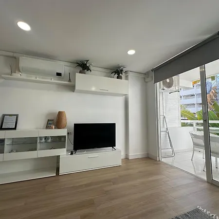 The Pool Balcony Playa Americas Appartement *